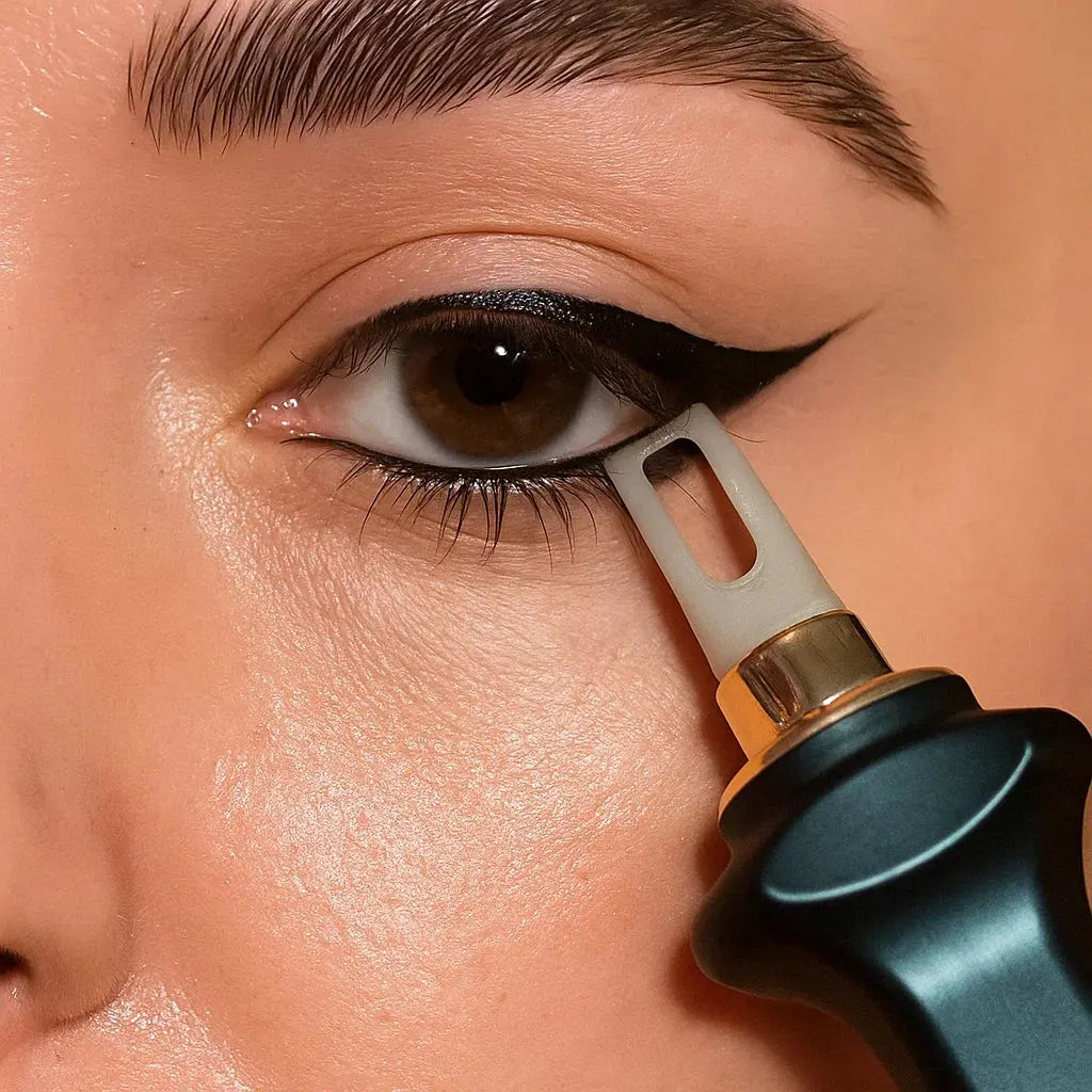 Waterproof Gel Eyeliner Set – Ergonomic Applicator & Smudge-Free Liner