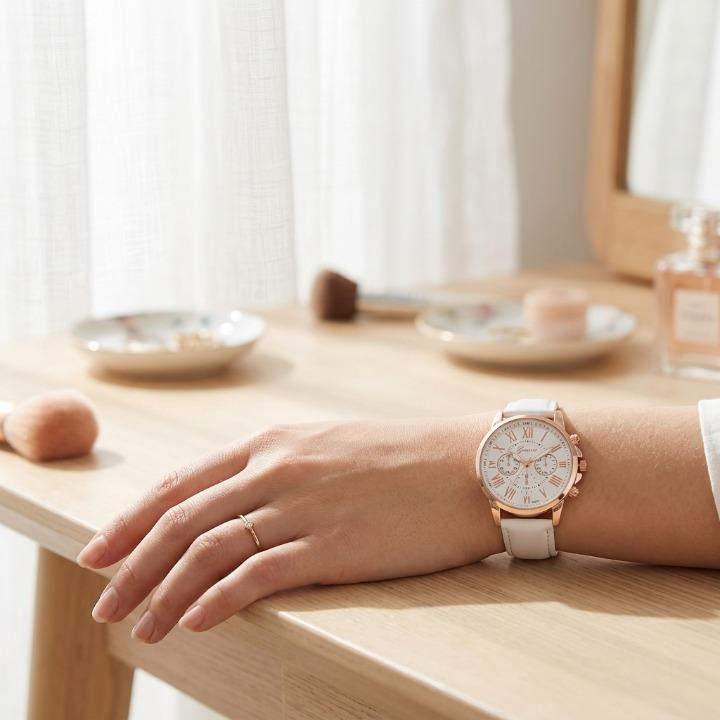 Elegant Women's Watch – Leather Strap, Roman Numeral Dial & Classic Design