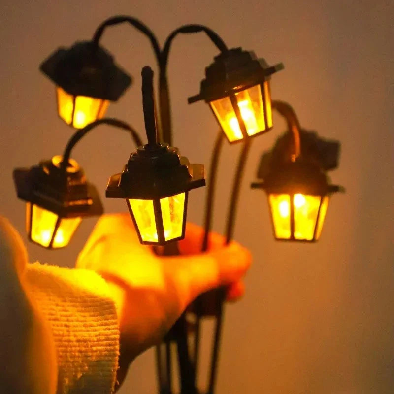 Retro Solar Garden Lantern – 6 LED Lights & IP44 Waterproof