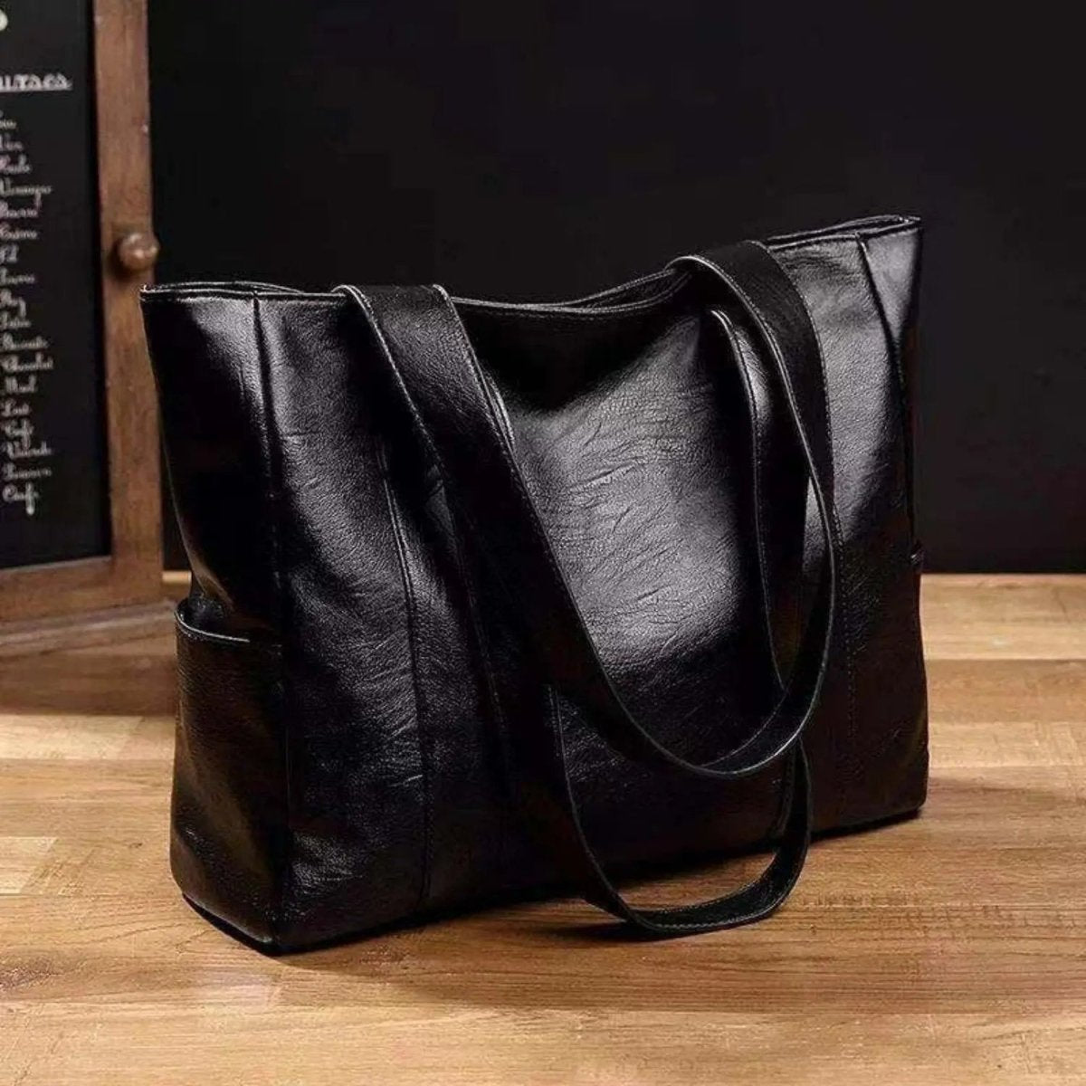 Leather Shoulder Bag – Retro Elegant Smooth Surface & Vintage Style